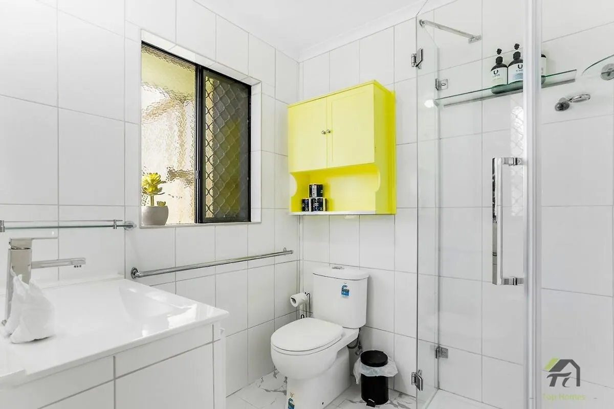 Quiet 5 Bedrooms House Located Springfield Lake Springfield Lakes 0*,