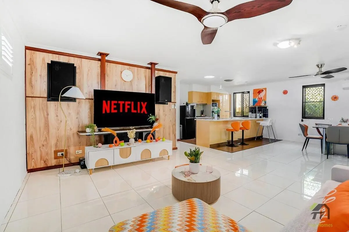 Holiday home Quiet 5 Bedrooms House Located Springfield Lake Springfield Lakes Australia
