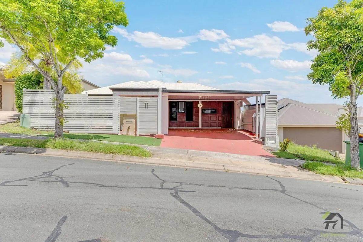 Quiet 5 Bedrooms House Located Springfield Lake Springfield Lakes