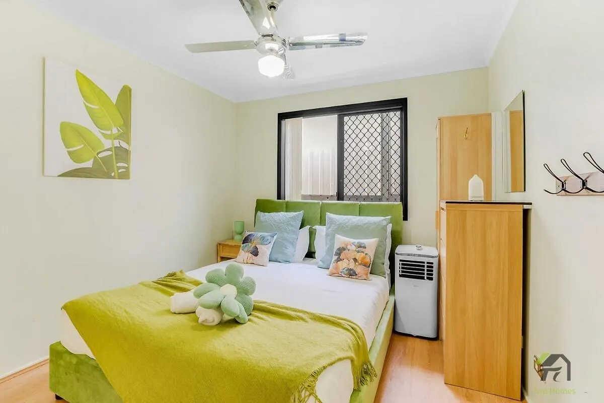 Holiday home Quiet 5 Bedrooms House Located Springfield Lake Springfield Lakes